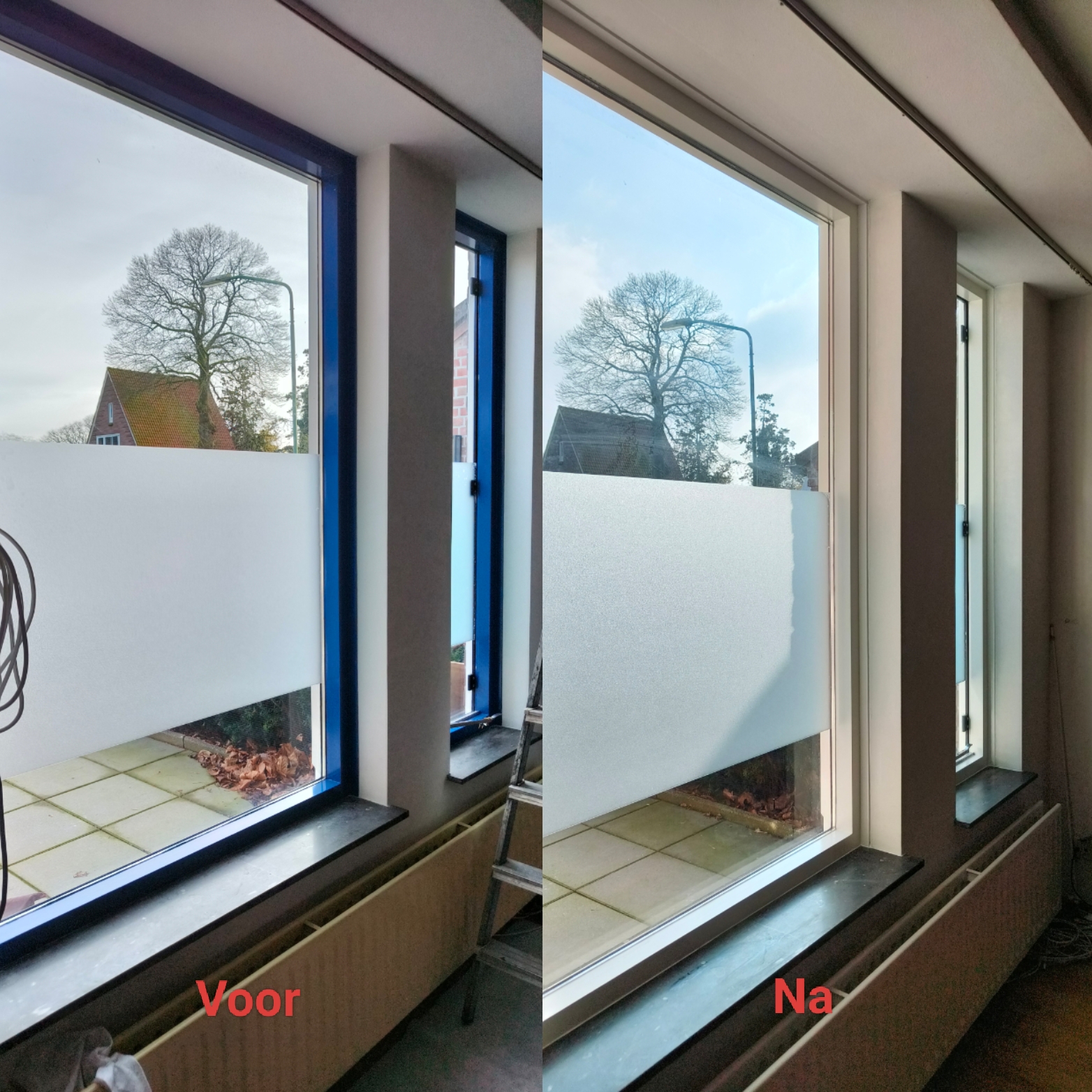 Voor en na van een groot raamkozijn, eerst blauw geschilderd en daarna wit